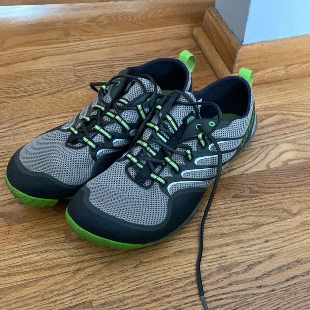 Running shoes